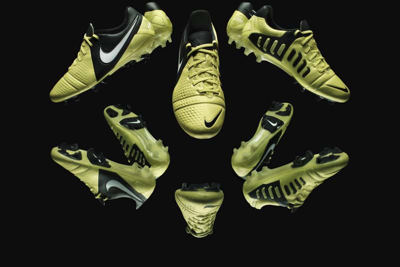 giày đá bóng Nike CTR360 Maestri III